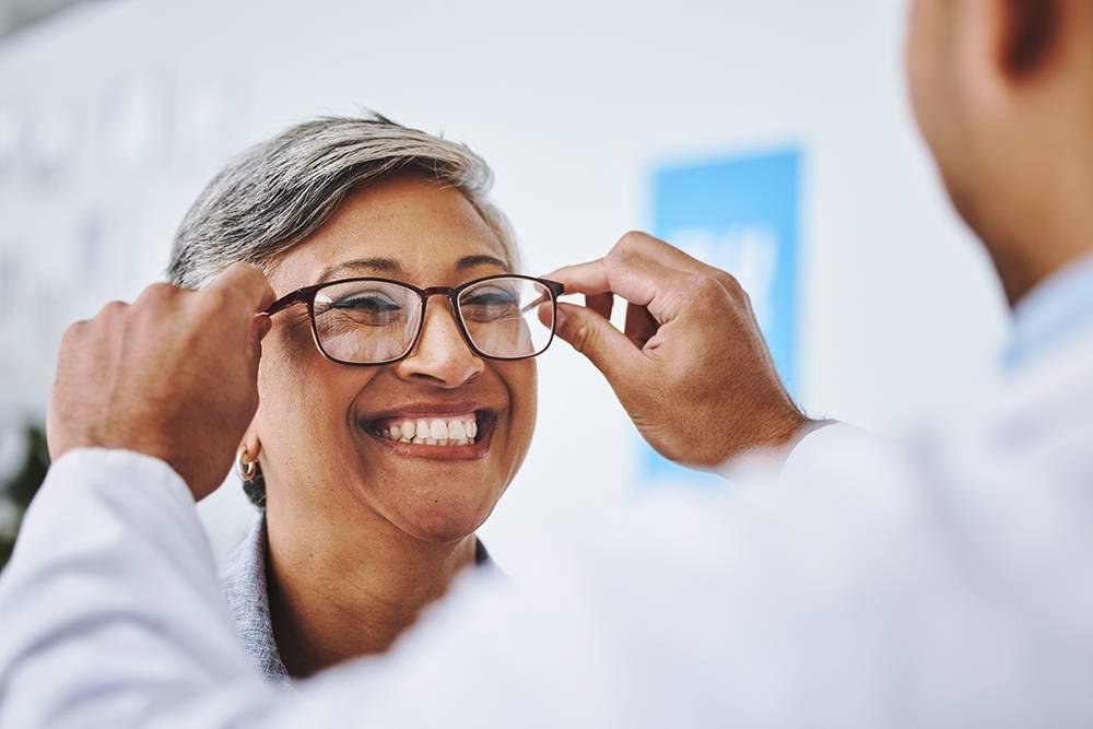 ajustement de lunettes